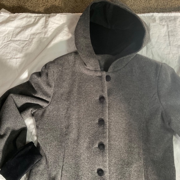 Hooded Long Wool Winter Coat with Velvet Lined Hood and Cuffs (size 12/large) - Picture 2 of 11